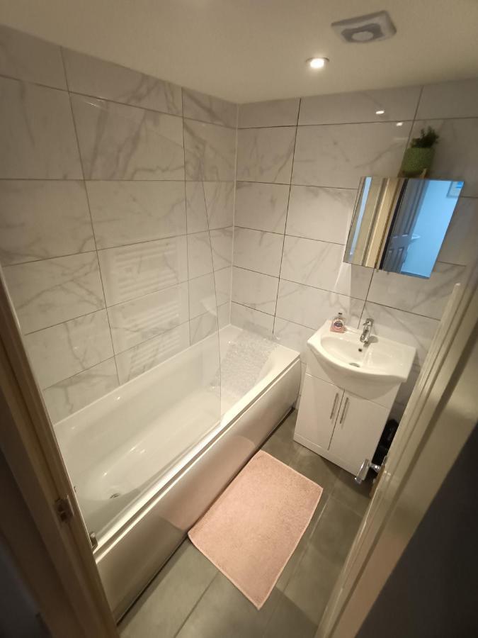 Lovely 1 Bedroom Apartment In London Kültér fotó